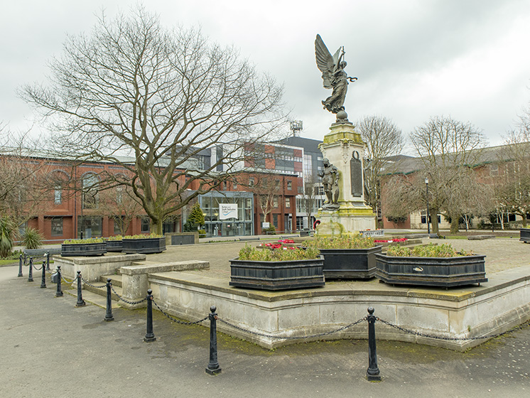 The town's magnificent memorial to the all those who gave their lives in World War One.